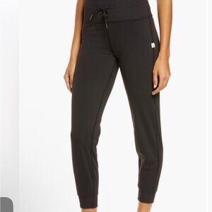 Vuori Daily Jogger- Women's Black Jogger Pants
